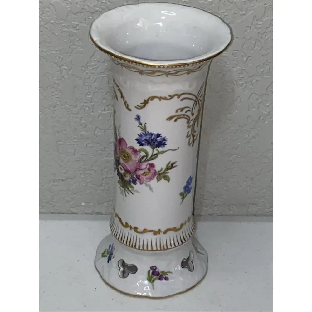 Vintage French Paris Royal Peint a la Main Floral Scalloped Porcelain Vase 9”